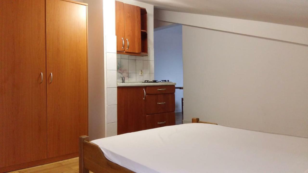 Apartment Cherry